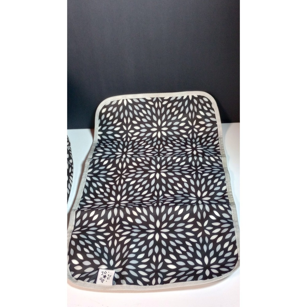 JU JU BE  Be Prepared Diaper Bag – Black & White Floral Pattern w/ Changing pad - Picture 7 of 11